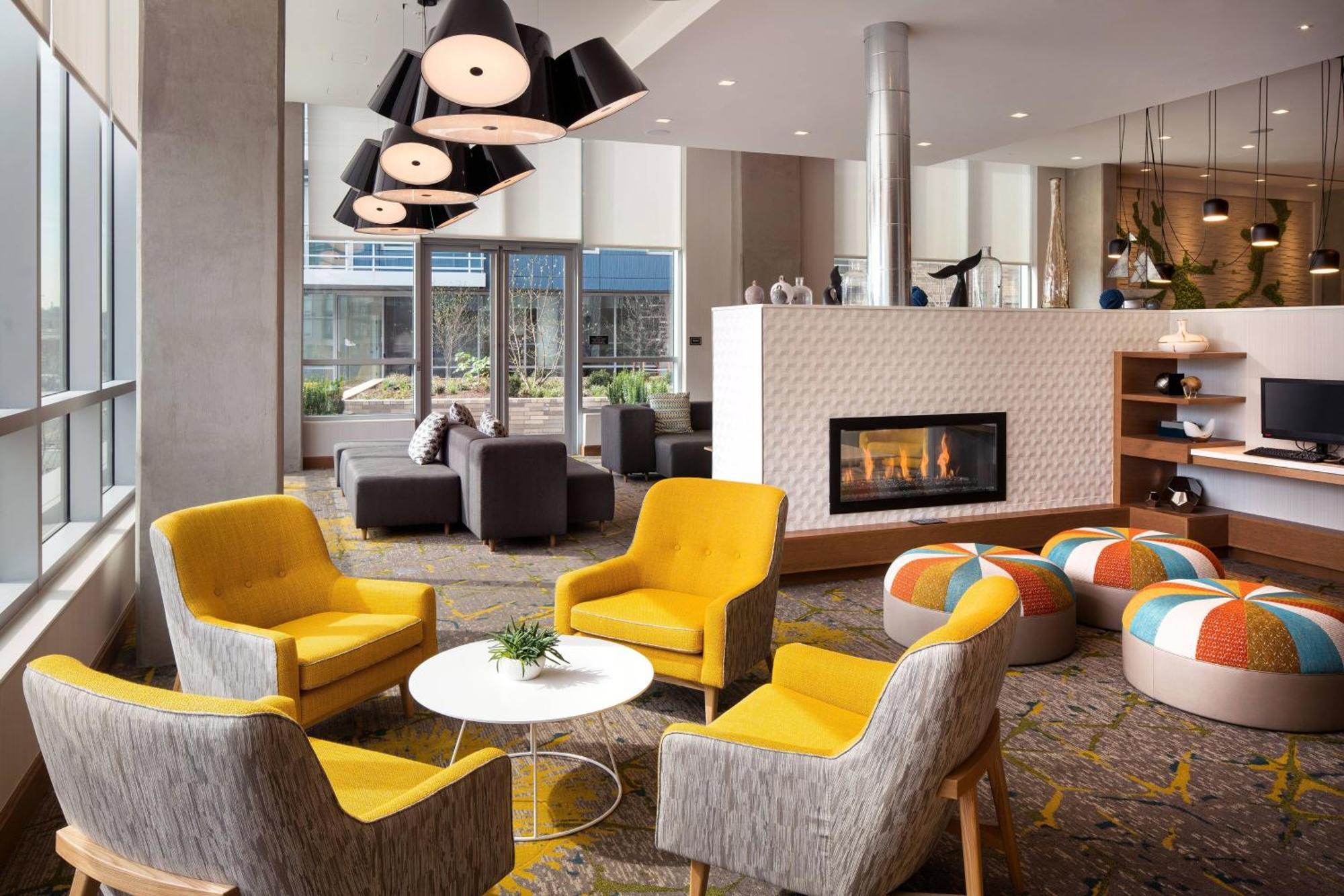 Capitol Hill/navy Yard 3*